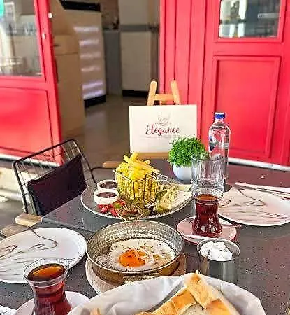 Elegance House فندق